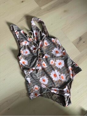 Acacia one piece bekini